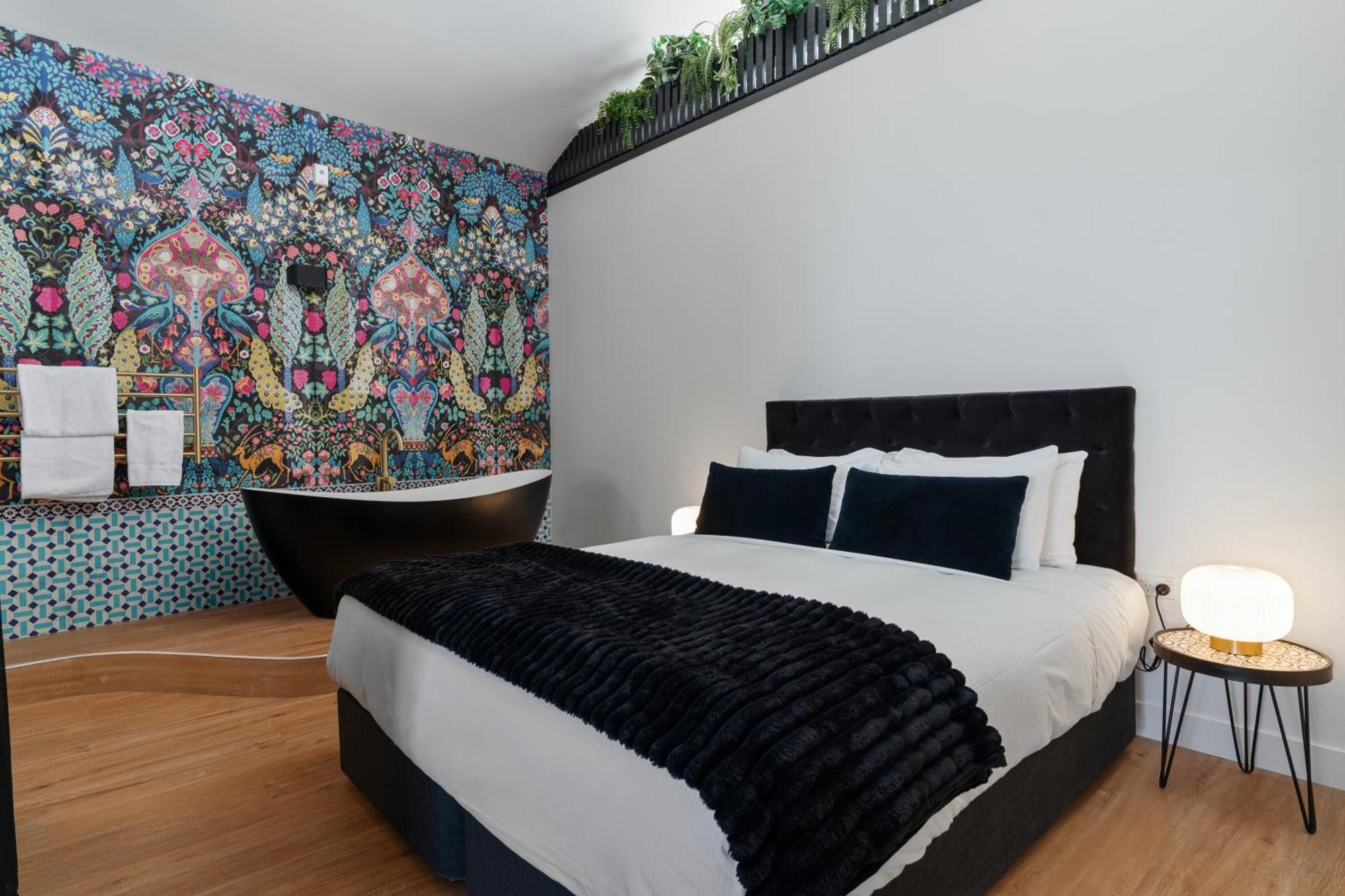 The Chamberson Hotel Dunedin Exterior photo A bedroom at the hotel