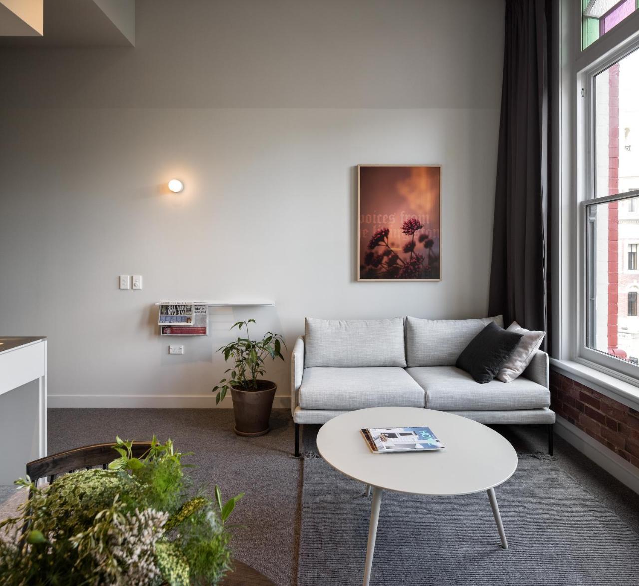 The Chamberson Hotel Dunedin Exterior photo A living room in a typical apartment
